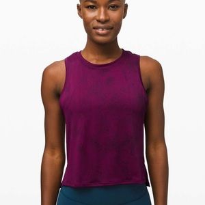 Lululemon Train to be top - S - Small